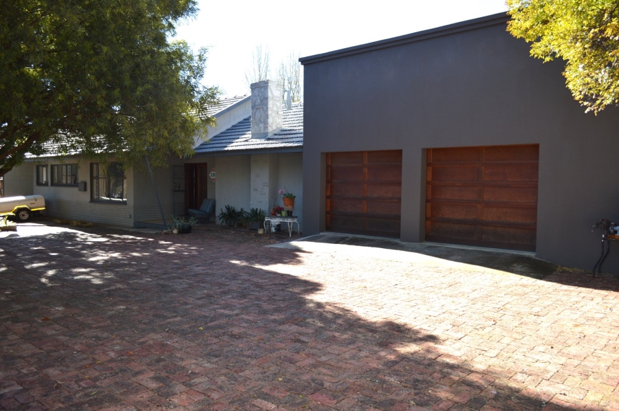 4 Bedroom Property for Sale in Wilkoppies North West
